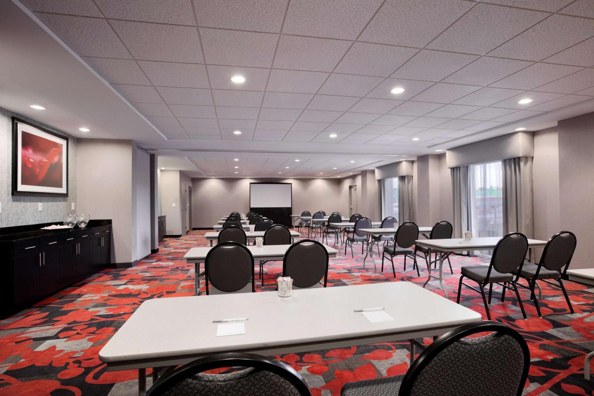 Hampton Inn And Suites Roanoke Airport/Valley View Mall Eksteriør bilde