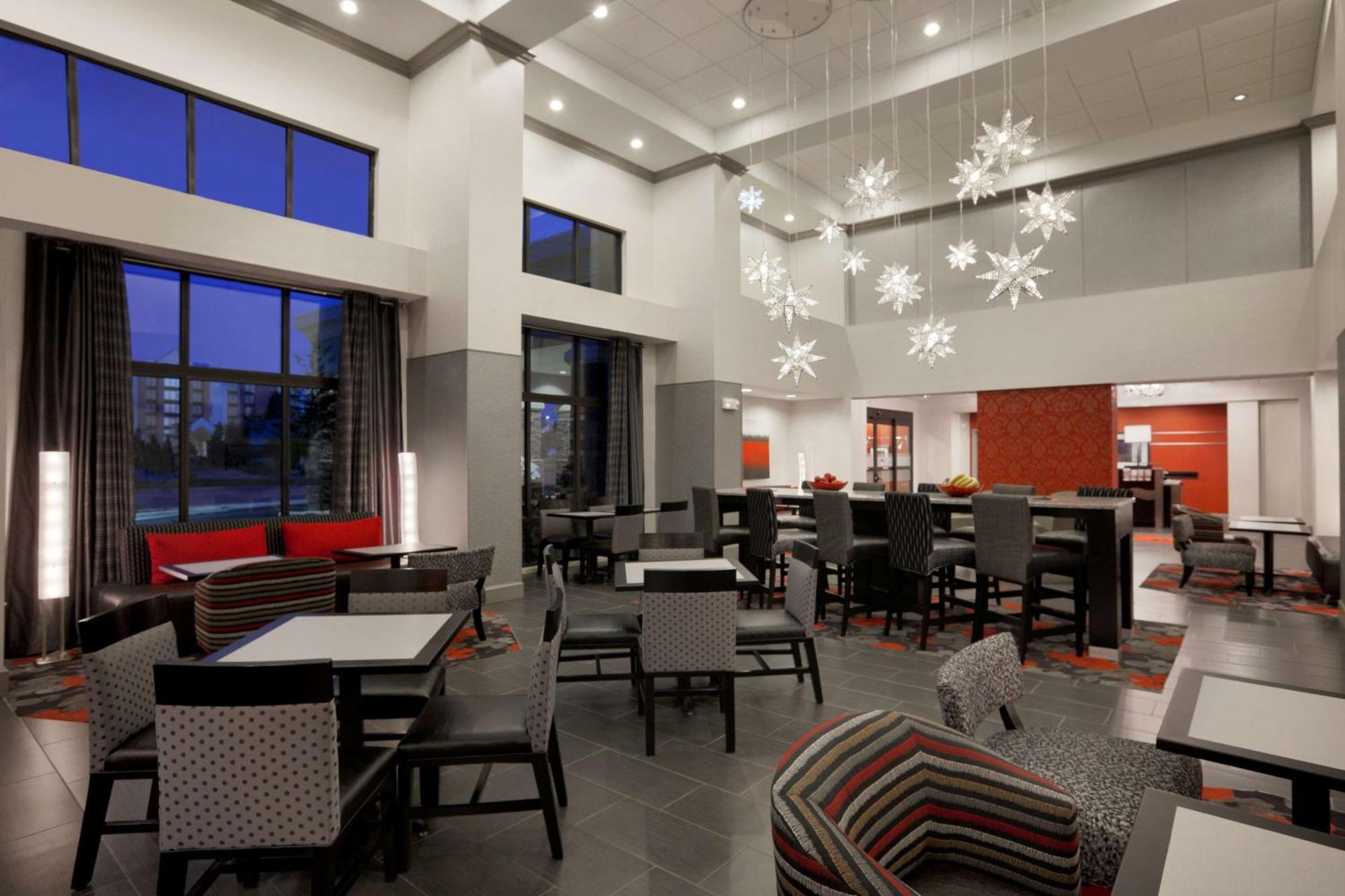 Hampton Inn And Suites Roanoke Airport/Valley View Mall Eksteriør bilde